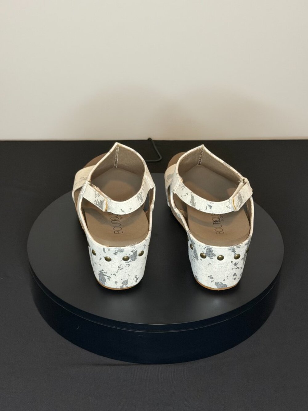 Boutique by Corky's sandals - Picture 5 of 12